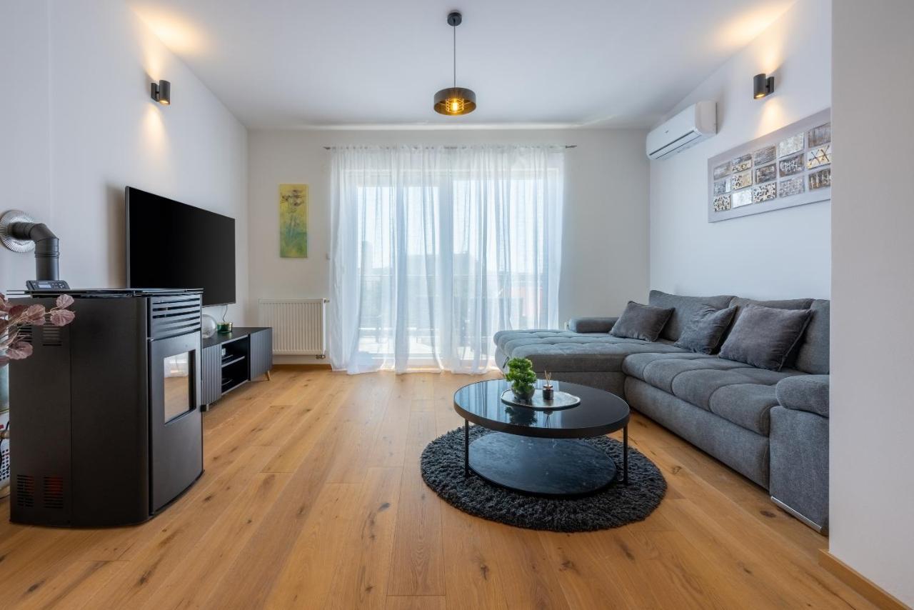 Apartments Marta Crikvenica Buitenkant foto