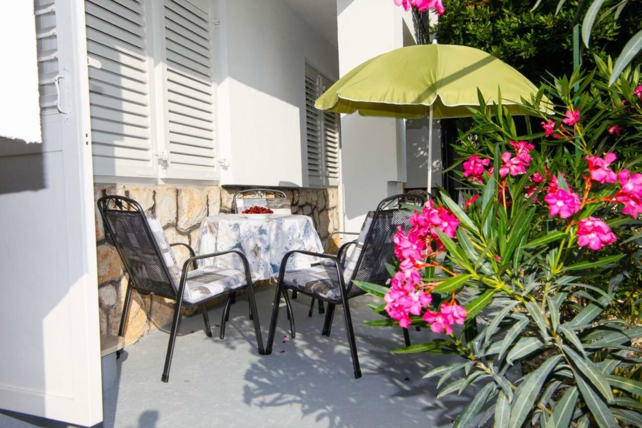 Apartments Marta Crikvenica Buitenkant foto